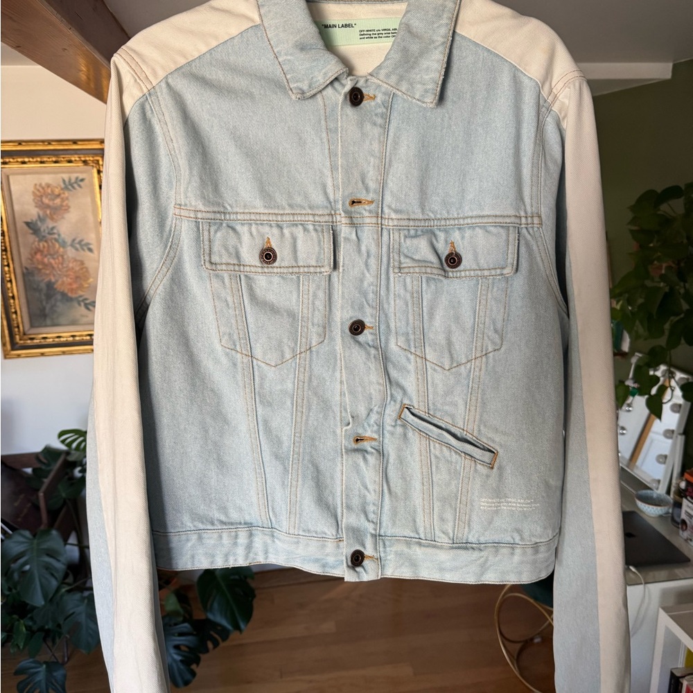 Off-White Light Blue Jean Jacket Classic Denim Style